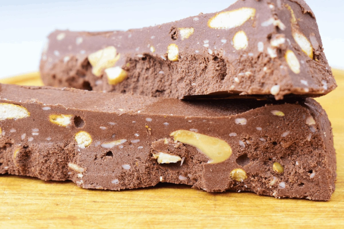 Dwa kawałki bloku czekoladowego